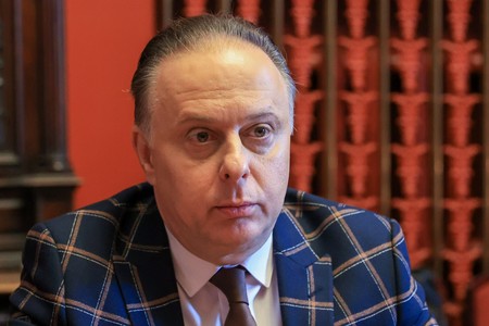 «Ему будет очень сложно»: Крок о новом худруке «Ленкома»
