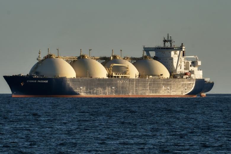 Газовоз CYGNUS PASSAGE в Охотском море
