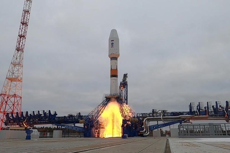 Пуск боевым расчетом Воздушно-космических войск ракеты-носителя среднего класса «Союз-2.1б»