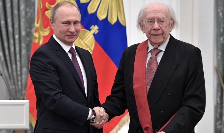 Президент России Владимир Путин и дирижёр Геннадий Рождественский 
