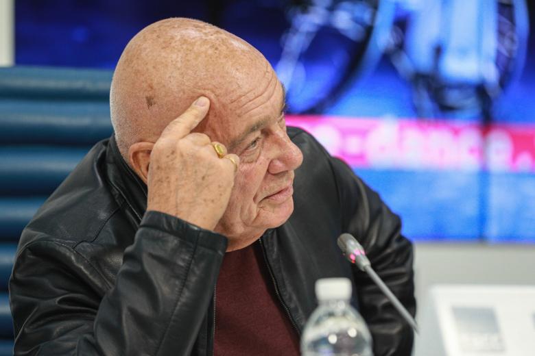 Телеведущий Владимир Познер
