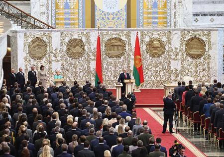 Лукашенко объяснил, почему его инаугурация была тайной