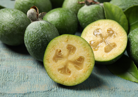 Что такое фейхоа, как ее выбрать и с чем приготовить из нее соус для мяса