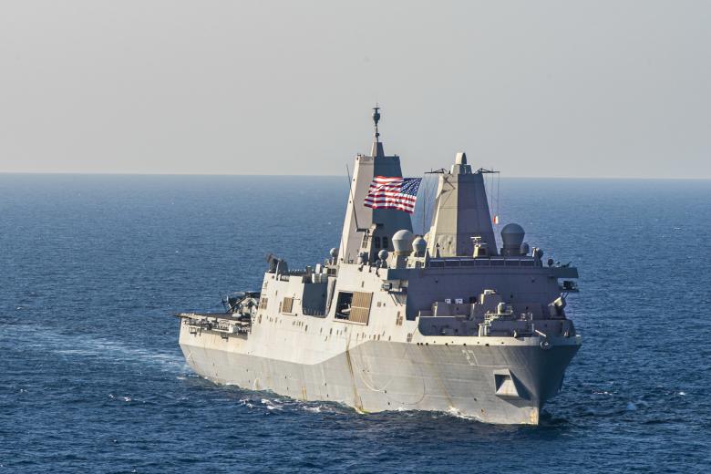 Десантный транспорт-док Военно-морских сил США USS Portland