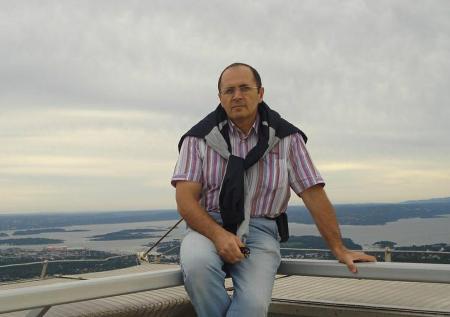 Правозащитника Оюба Титиева освободили по УДО