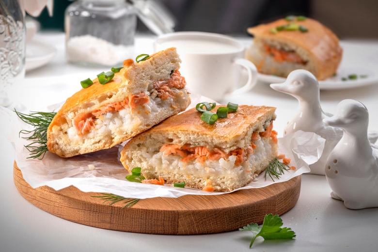 Рыбный пирог: сытное и вкусное угощение на Рождество