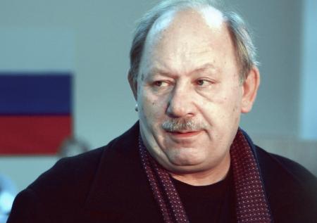 «Закажем солидные гробы»: почему до сих пор не похоронили экс-мэра Самары