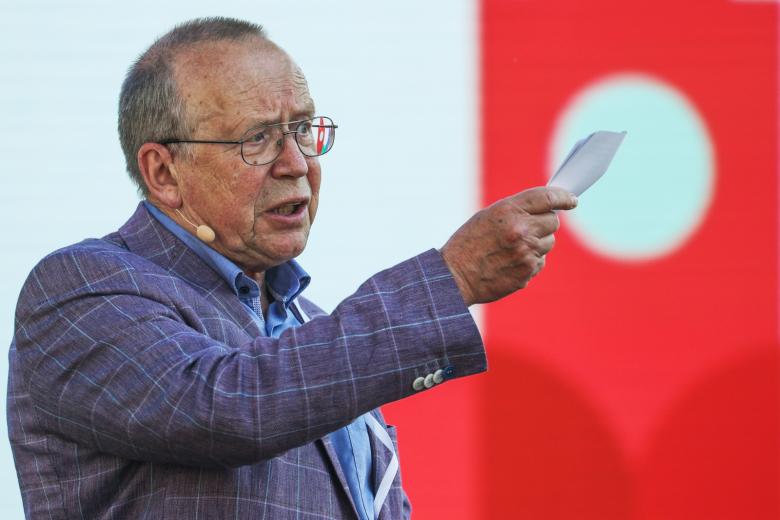 Телеведущий, писатель, заведующий кафедрой мировой литературы и культуры Московского государственного института международных отношений (МГИМО) Юрий Вяземский