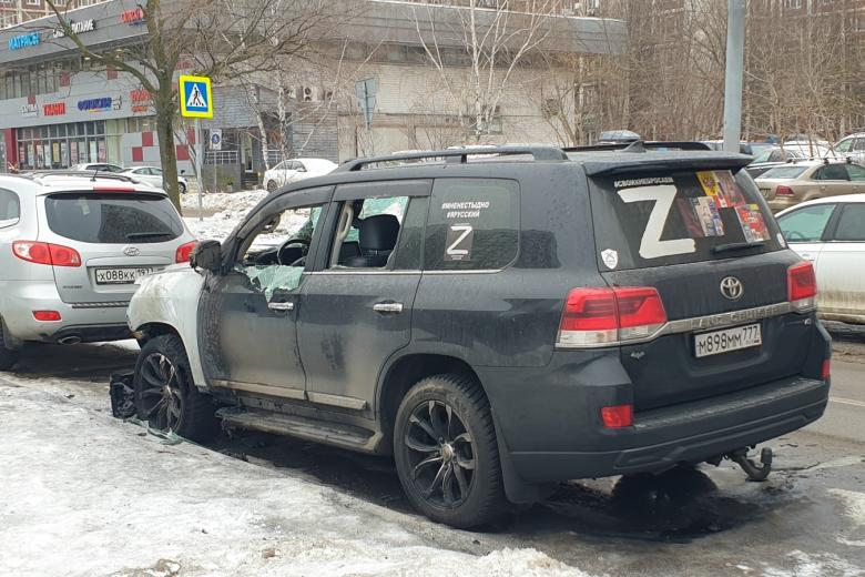 Последствия возгорания внедорожника Toyota Land Cruiser
