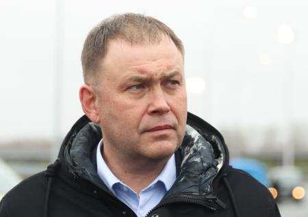 Глава Кузбасса Середюк навестил мальчика, которого отчим избивал годами
