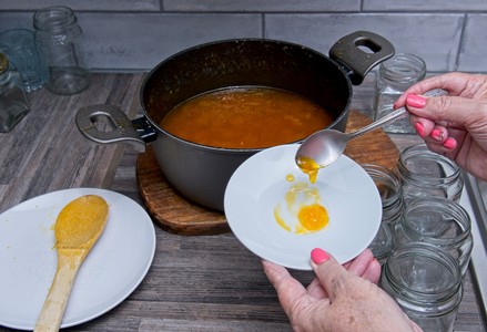 Прямиком из Ясной Поляны — абрикосовое варенье  с косточками