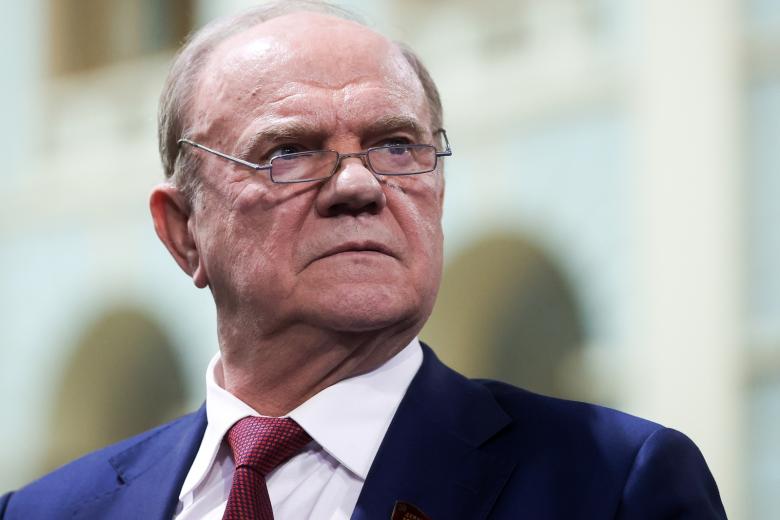 Лидер КПРФ Геннадий Зюганов после ежегодного послания президента РФ Владимира Путина Федеральному собранию РФ в Гостином Дворе