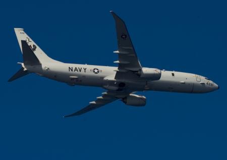Самолет-разведчик ВМС США миновал посадочную полосу и рухнул в воду