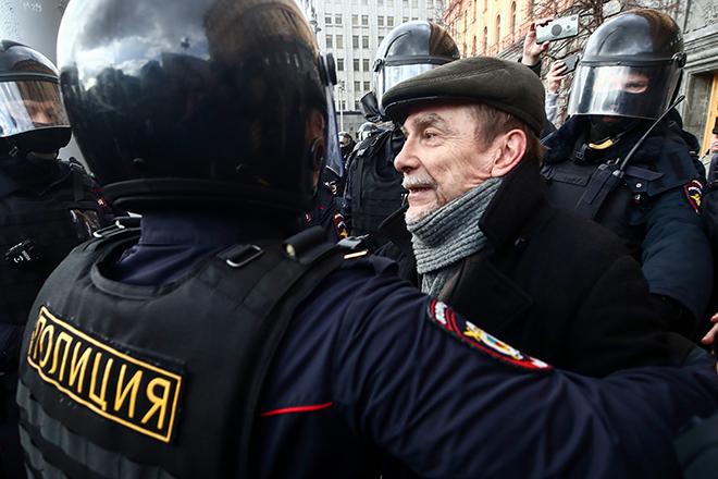 Лев Пономарёв
