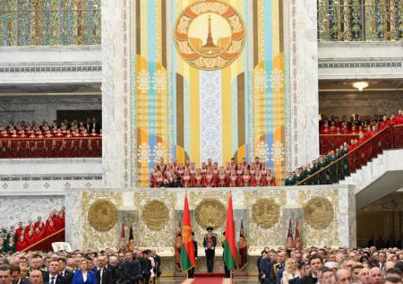 Лукашенко вступил в должность президента