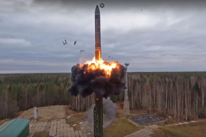 Пуск межконтинентальной баллистической ракеты «Ярс»