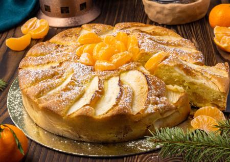 Классическая шарлотка с яблоками: рождественская версия любимого пирога
