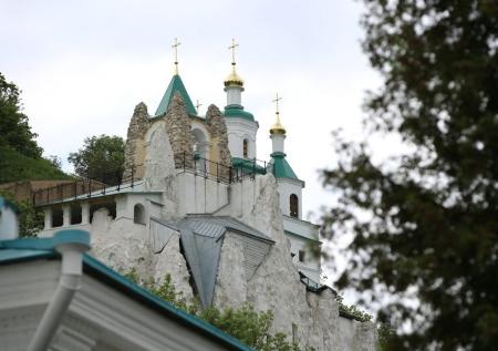 В ДНР из-за боевых действий загорелся скит Святогорской лавры