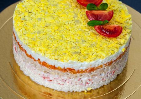 Слоеный салат «Морская свежесть» — пошаговый рецепт вкуснейшего салата