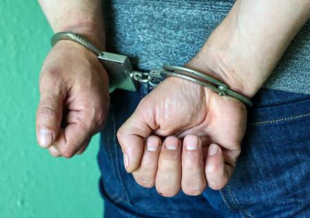 Е1.ru: офицера заковали в наручники и попытались отправить на СВО