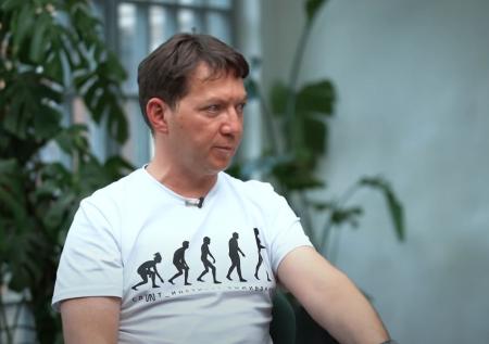 «До смешного мало»: комментатор Черданцев о зарплате в 800 тысяч рублей