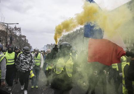Париж усиливает безопасность в годовщину «жёлтых жилетов»