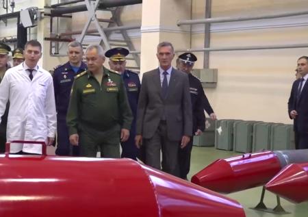 Шойгу проверил производство высокоточных ракет в Подмосковье