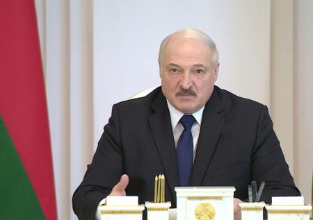 Лукашенко опять играет с СОVID-19
