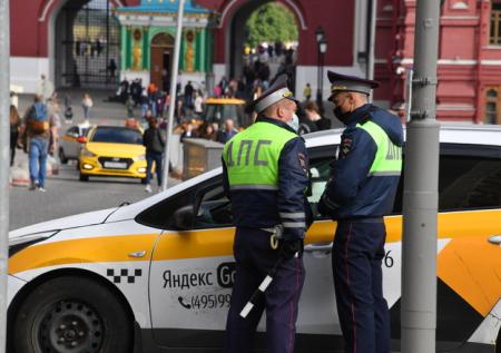 Депутат Госдумы назвал способ победить взятки на дорогах