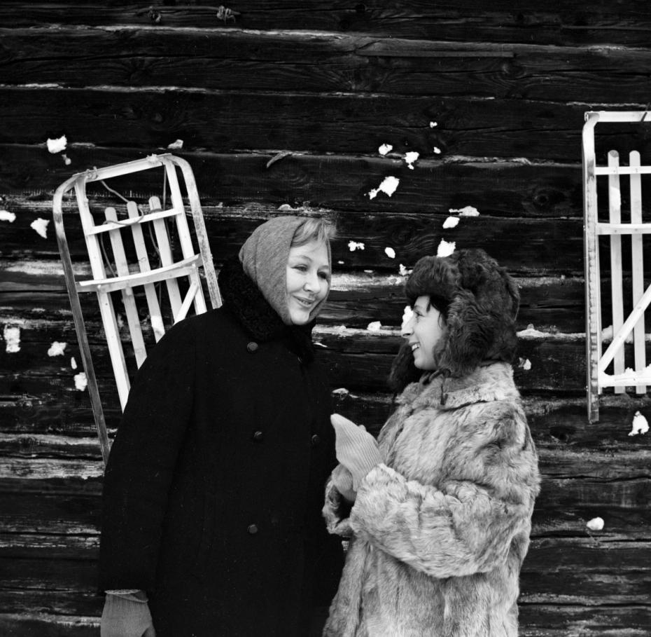 Римма Мануковская и Лия Ахеджакова на съемках фильма «Ищу человека»