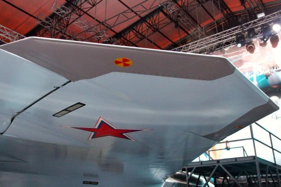 Су-75 — российский многофункциональный истребитель пятого поколения