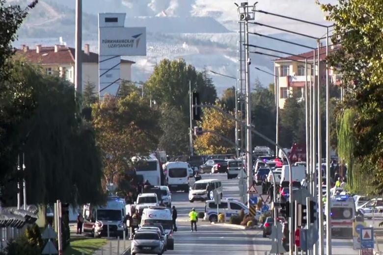 В Анкаре в результате теракта на объекте компании TUSAS погибли люди