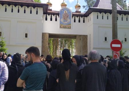 Насельницы Среднеуральского монастыря не покинули его пределы