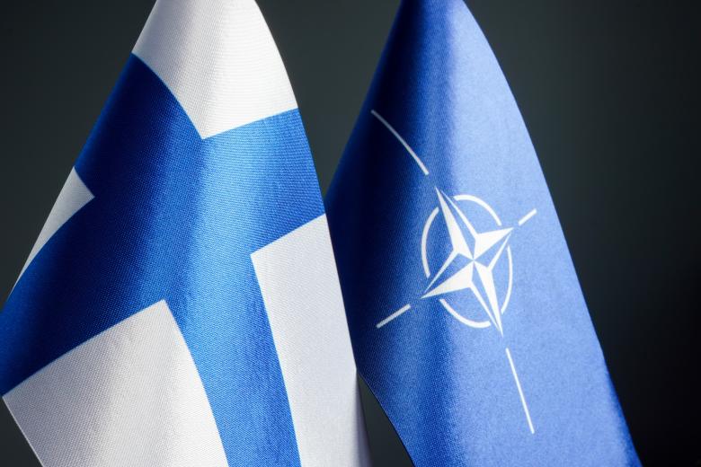 Флаги Швеции и НАТО
