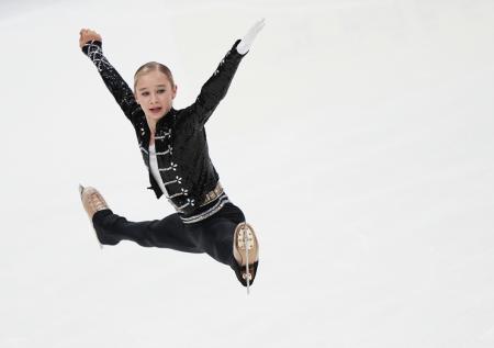 Тренера академии Плющенко обвинили в домогательствах к 16-летней фигуристке