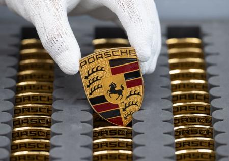 Тысячи машин Porsche и Bentley конфисковали в США