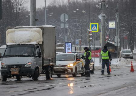 В Москве 4-летняя девочка попала под колеса такси на пешеходном переходе
