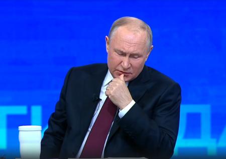 «У Минфина никогда денег нет»: Путин о программе переселения жителей Севера