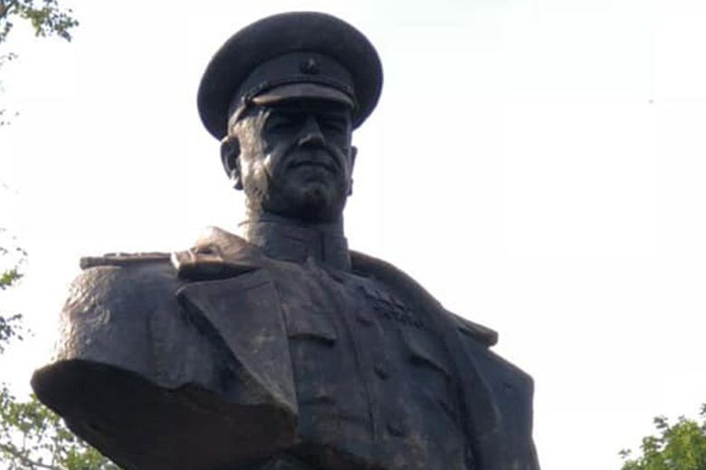 Памятник маршалу Георгию Жукову