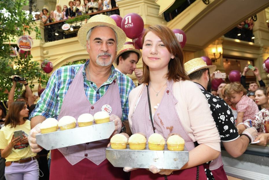 Певец Валерий Меладзе с дочерью Ариной
