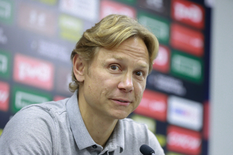 Валерий Карпин