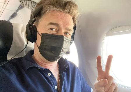 Певец Валерий Сюткин ответил на вопрос о вакцинации 10-месячного сына