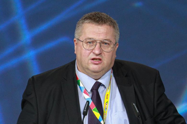 Анатолий Оверчук