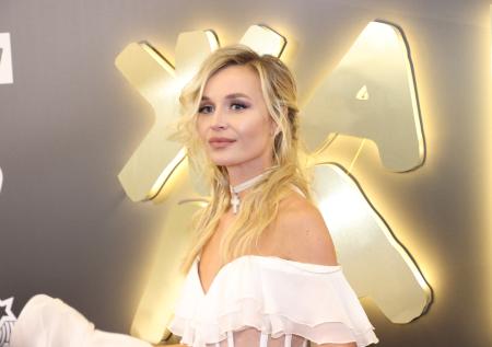 Гагарина стала ведущей на ТНТ