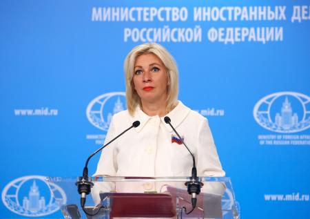 «Саморазрушительное решение»: Захарова о визовом режиме с ЕС