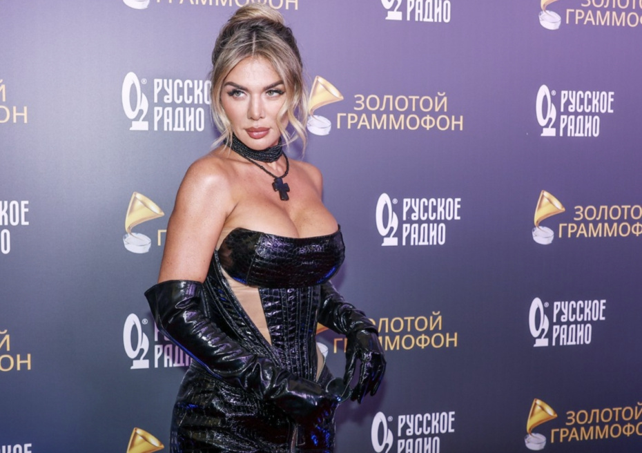Суицид экс-мужа, три развода, мнение об СВО: как живет Анна Седокова