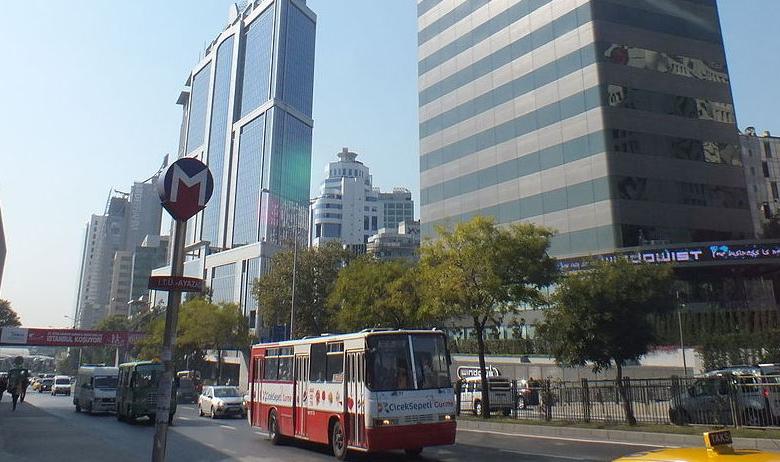 Станция метро «Аязага»