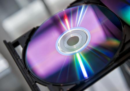 IT-эксперт раскрыл, почему не следует отказываться от DVD и CD