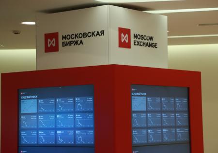 Индексы МосБиржи и РТС выросли на открытии торгов