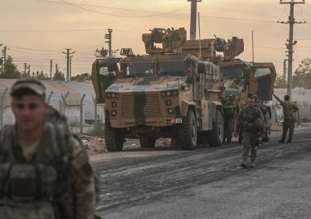 Бойцы турецкой армии открыли огонь по мирному населению в Кобани